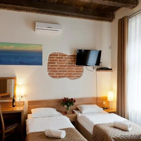 Pergamin Aparthotel 4*