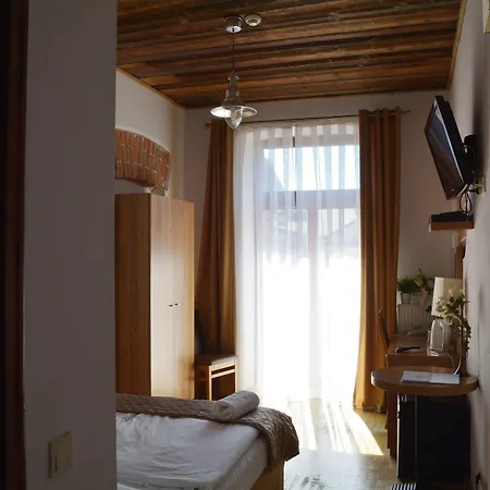 Pergamin 3* Cracovie